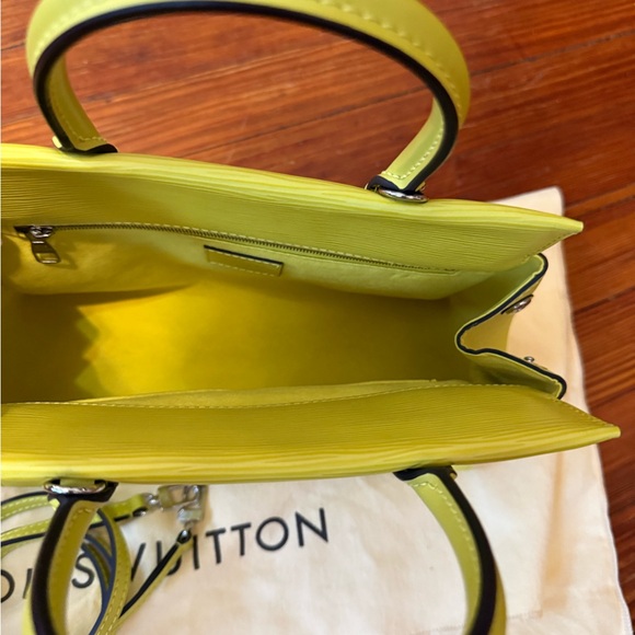 Authentic New Louis Vuitton Marly BB bag in Pistache color - Picture 5 of 6